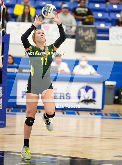 Thumbnail 1 in Hubbard vs Blum UIL 1A Region II Semi-Final photogallery.