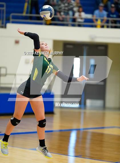 Thumbnail 3 in Hubbard vs Blum UIL 1A Region II Semi-Final photogallery.