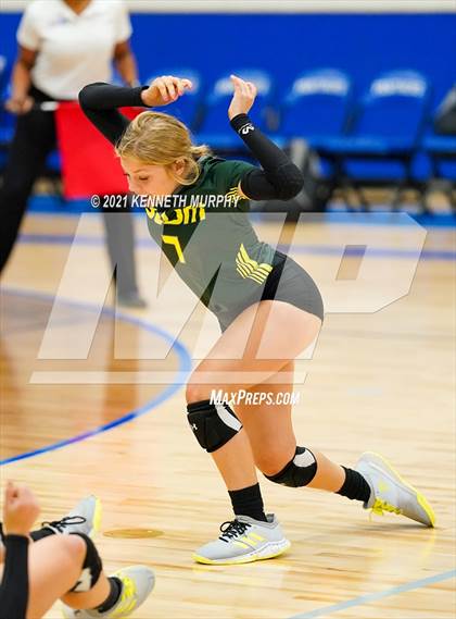 Thumbnail 2 in Hubbard vs Blum UIL 1A Region II Semi-Final photogallery.