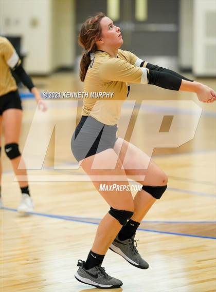 Thumbnail 3 in Hubbard vs Blum UIL 1A Region II Semi-Final photogallery.