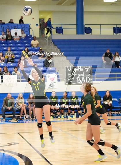 Thumbnail 1 in Hubbard vs Blum UIL 1A Region II Semi-Final photogallery.