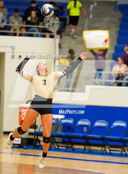 Thumbnail 1 in Hubbard vs Blum UIL 1A Region II Semi-Final photogallery.