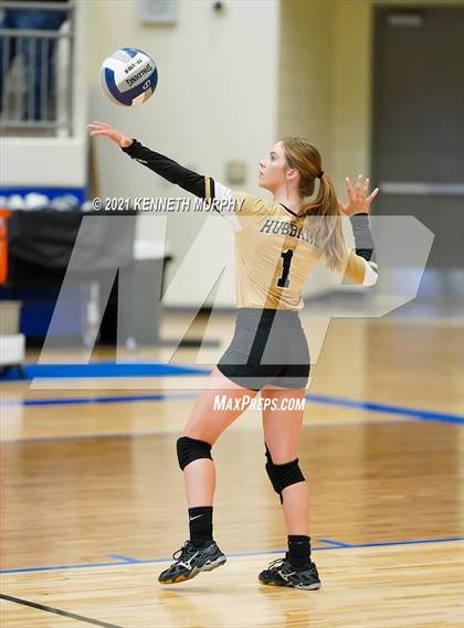 Thumbnail 1 in Hubbard vs Blum UIL 1A Region II Semi-Final photogallery.