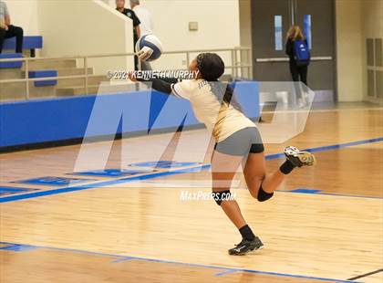 Thumbnail 3 in Hubbard vs Blum UIL 1A Region II Semi-Final photogallery.