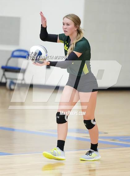 Thumbnail 1 in Hubbard vs Blum UIL 1A Region II Semi-Final photogallery.