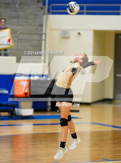 Thumbnail 2 in Hubbard vs Blum UIL 1A Region II Semi-Final photogallery.