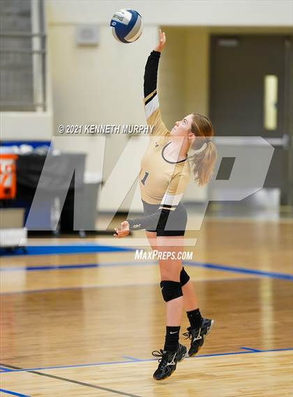 Thumbnail 1 in Hubbard vs Blum UIL 1A Region II Semi-Final photogallery.