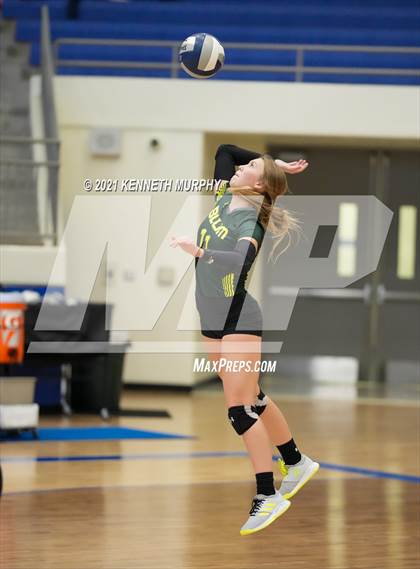 Thumbnail 1 in Hubbard vs Blum UIL 1A Region II Semi-Final photogallery.