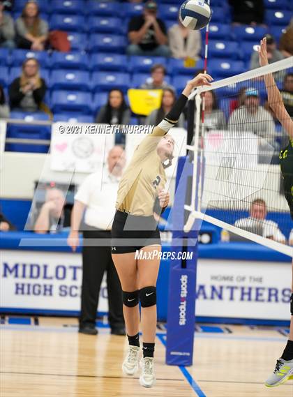 Thumbnail 2 in Hubbard vs Blum UIL 1A Region II Semi-Final photogallery.