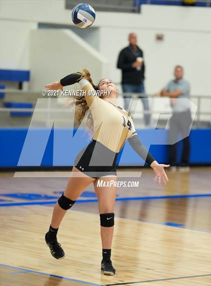 Thumbnail 1 in Hubbard vs Blum UIL 1A Region II Semi-Final photogallery.