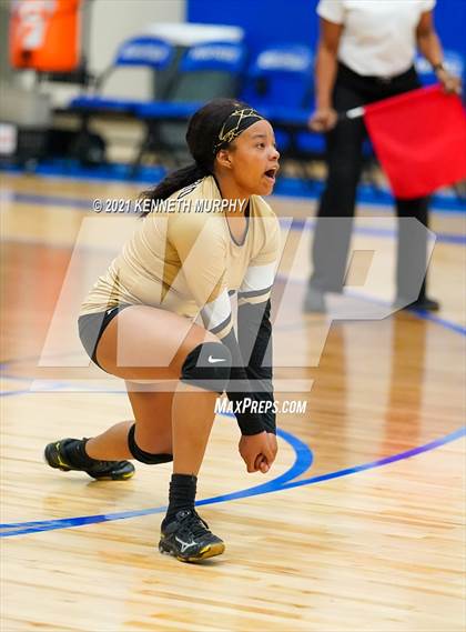 Thumbnail 2 in Hubbard vs Blum UIL 1A Region II Semi-Final photogallery.