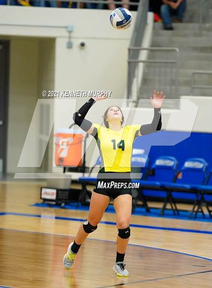 Thumbnail 1 in Hubbard vs Blum UIL 1A Region II Semi-Final photogallery.