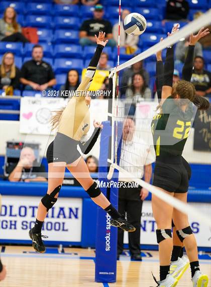 Thumbnail 2 in Hubbard vs Blum UIL 1A Region II Semi-Final photogallery.