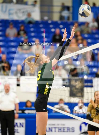 Thumbnail 2 in Hubbard vs Blum UIL 1A Region II Semi-Final photogallery.