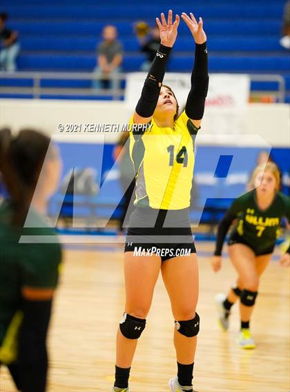 Thumbnail 1 in Hubbard vs Blum UIL 1A Region II Semi-Final photogallery.