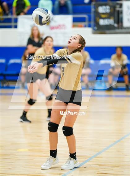 Thumbnail 1 in Hubbard vs Blum UIL 1A Region II Semi-Final photogallery.