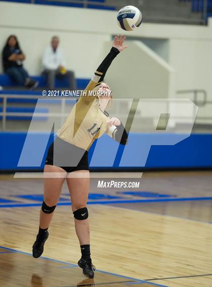 Thumbnail 3 in Hubbard vs Blum UIL 1A Region II Semi-Final photogallery.