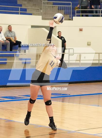 Thumbnail 3 in Hubbard vs Blum UIL 1A Region II Semi-Final photogallery.