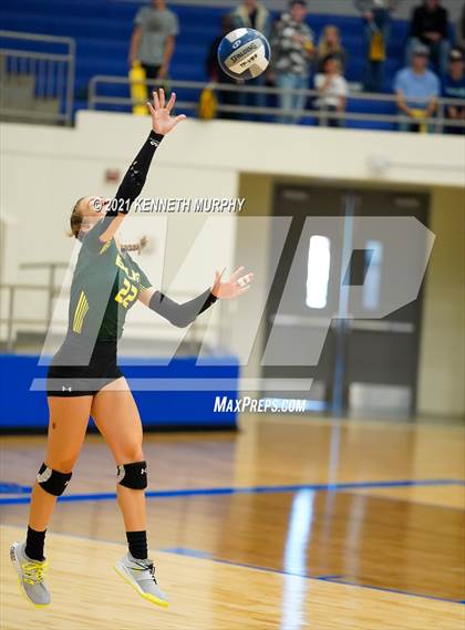 Thumbnail 1 in Hubbard vs Blum UIL 1A Region II Semi-Final photogallery.