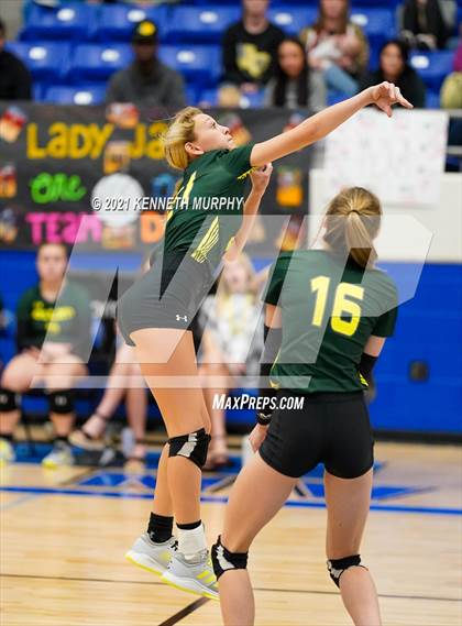 Thumbnail 1 in Hubbard vs Blum UIL 1A Region II Semi-Final photogallery.