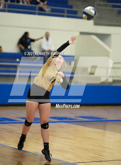 Thumbnail 2 in Hubbard vs Blum UIL 1A Region II Semi-Final photogallery.