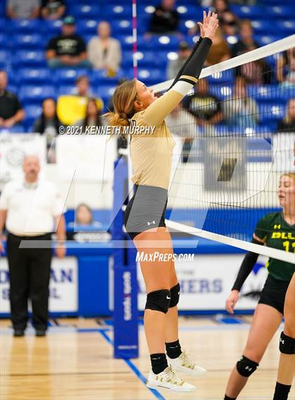 Thumbnail 3 in Hubbard vs Blum UIL 1A Region II Semi-Final photogallery.