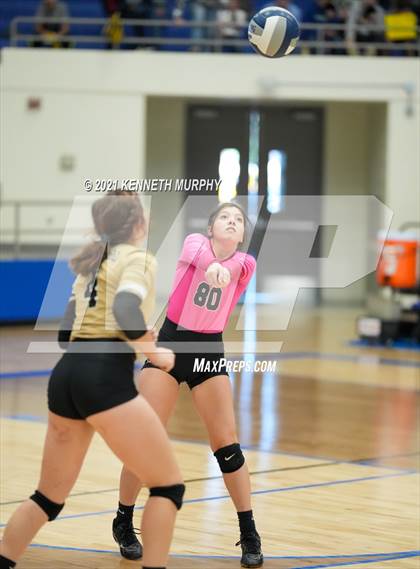 Thumbnail 1 in Hubbard vs Blum UIL 1A Region II Semi-Final photogallery.