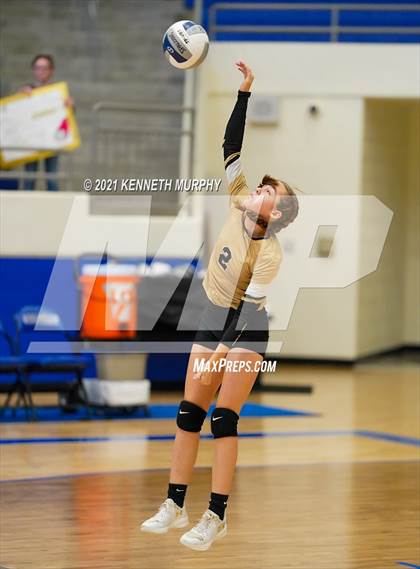 Thumbnail 2 in Hubbard vs Blum UIL 1A Region II Semi-Final photogallery.