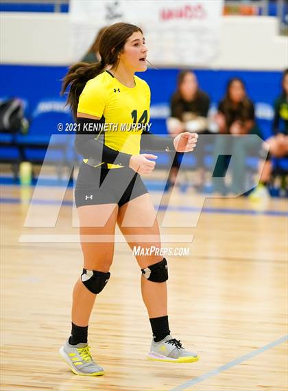 Thumbnail 1 in Hubbard vs Blum UIL 1A Region II Semi-Final photogallery.