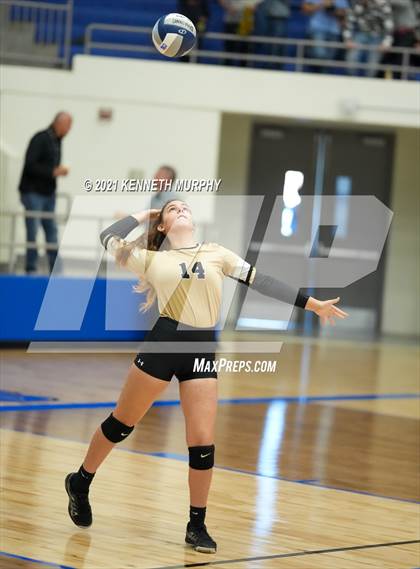 Thumbnail 1 in Hubbard vs Blum UIL 1A Region II Semi-Final photogallery.