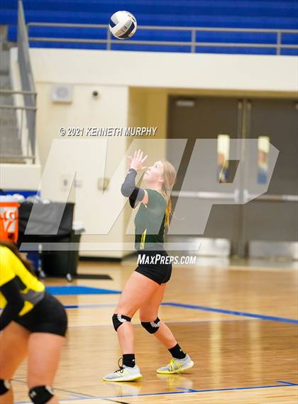 Thumbnail 2 in Hubbard vs Blum UIL 1A Region II Semi-Final photogallery.