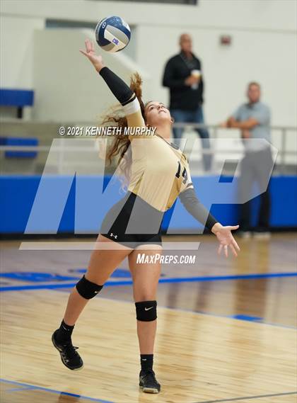 Thumbnail 2 in Hubbard vs Blum UIL 1A Region II Semi-Final photogallery.