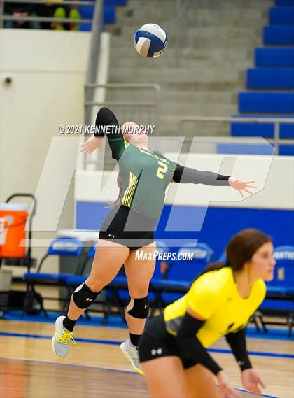 Thumbnail 2 in Hubbard vs Blum UIL 1A Region II Semi-Final photogallery.