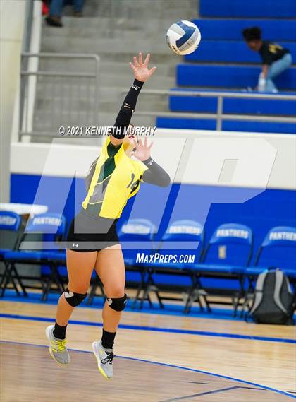 Thumbnail 1 in Hubbard vs Blum UIL 1A Region II Semi-Final photogallery.