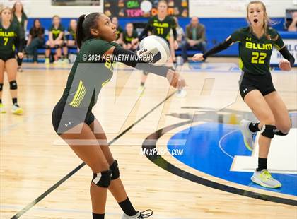 Thumbnail 2 in Hubbard vs Blum UIL 1A Region II Semi-Final photogallery.
