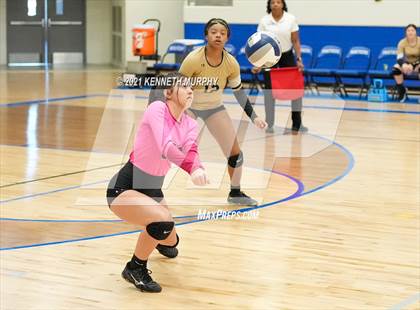 Thumbnail 3 in Hubbard vs Blum UIL 1A Region II Semi-Final photogallery.