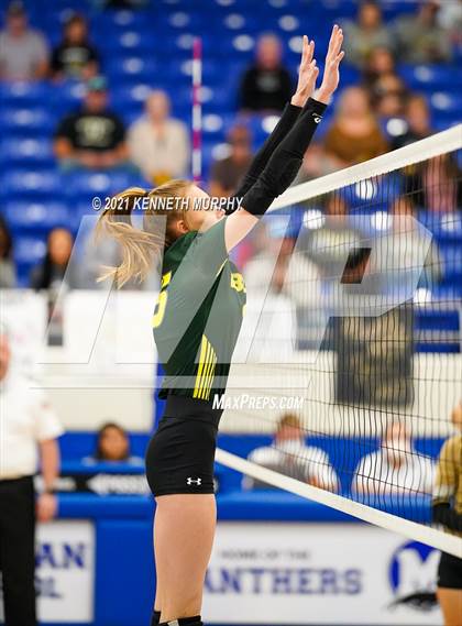 Thumbnail 3 in Hubbard vs Blum UIL 1A Region II Semi-Final photogallery.