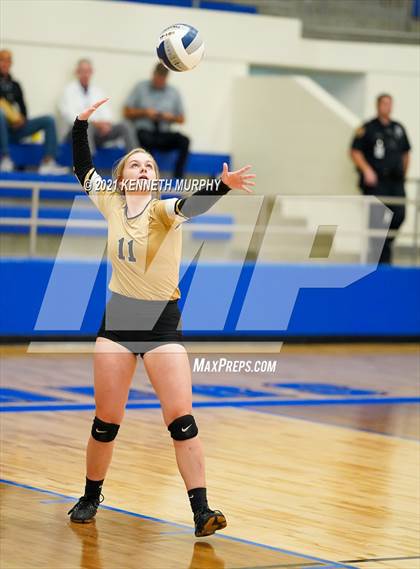 Thumbnail 2 in Hubbard vs Blum UIL 1A Region II Semi-Final photogallery.