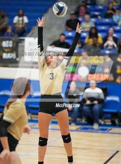 Thumbnail 3 in Hubbard vs Blum UIL 1A Region II Semi-Final photogallery.
