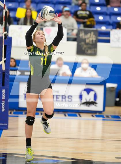 Thumbnail 2 in Hubbard vs Blum UIL 1A Region II Semi-Final photogallery.