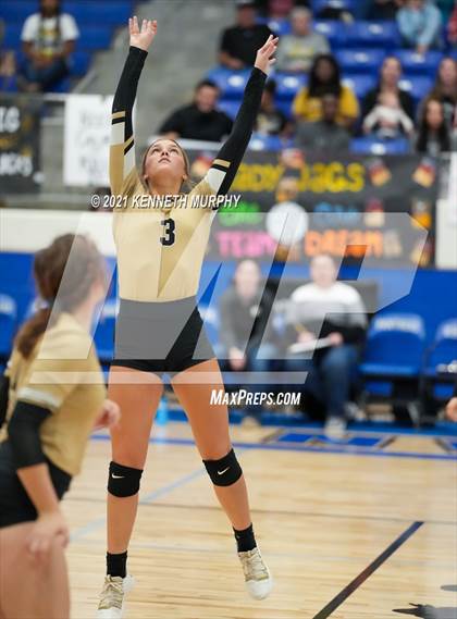 Thumbnail 1 in Hubbard vs Blum UIL 1A Region II Semi-Final photogallery.