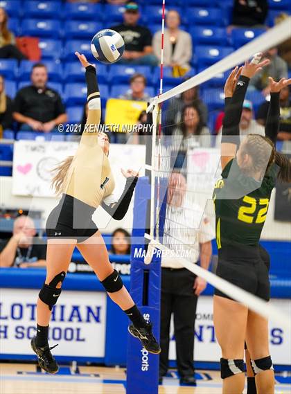 Thumbnail 1 in Hubbard vs Blum UIL 1A Region II Semi-Final photogallery.