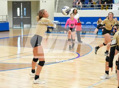 Thumbnail 2 in Hubbard vs Blum UIL 1A Region II Semi-Final photogallery.