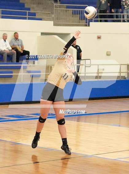 Thumbnail 2 in Hubbard vs Blum UIL 1A Region II Semi-Final photogallery.