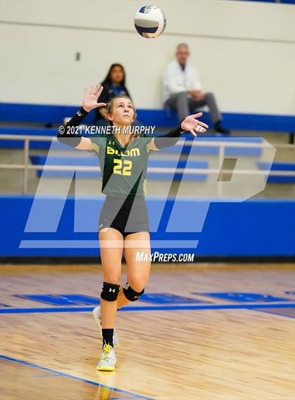 Thumbnail 2 in Hubbard vs Blum UIL 1A Region II Semi-Final photogallery.
