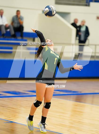 Thumbnail 1 in Hubbard vs Blum UIL 1A Region II Semi-Final photogallery.