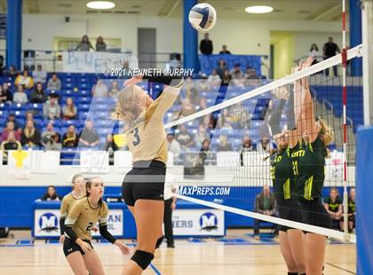 Thumbnail 1 in Hubbard vs Blum UIL 1A Region II Semi-Final photogallery.