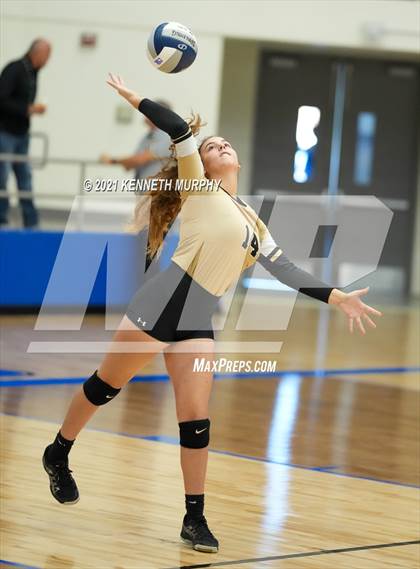 Thumbnail 3 in Hubbard vs Blum UIL 1A Region II Semi-Final photogallery.