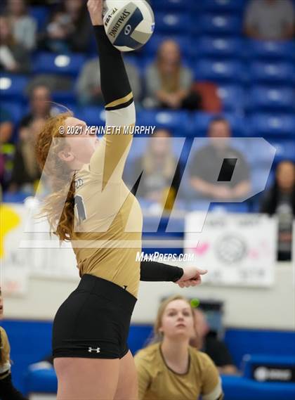 Thumbnail 1 in Hubbard vs Blum UIL 1A Region II Semi-Final photogallery.