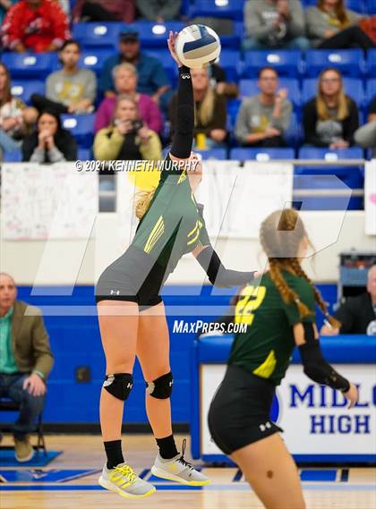 Thumbnail 1 in Hubbard vs Blum UIL 1A Region II Semi-Final photogallery.